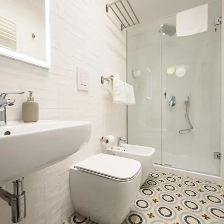 Maria Theresa & Garden Διαμέρισμα *