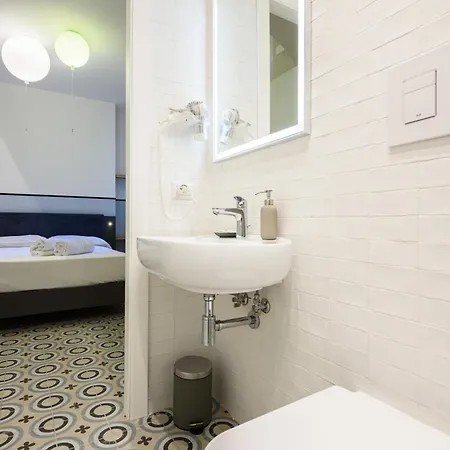 Maria Theresa & Garden * Νάπολη