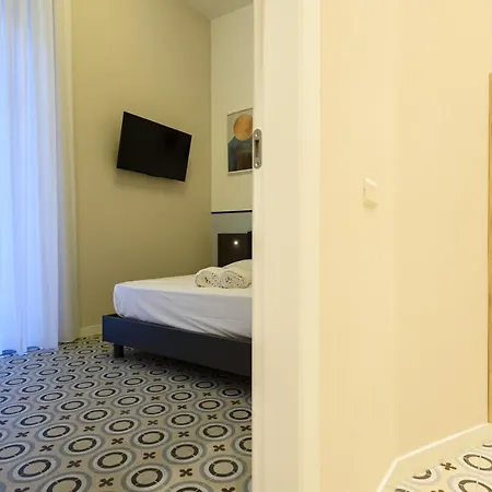 Apartment Maria Theresa & Garden Naples